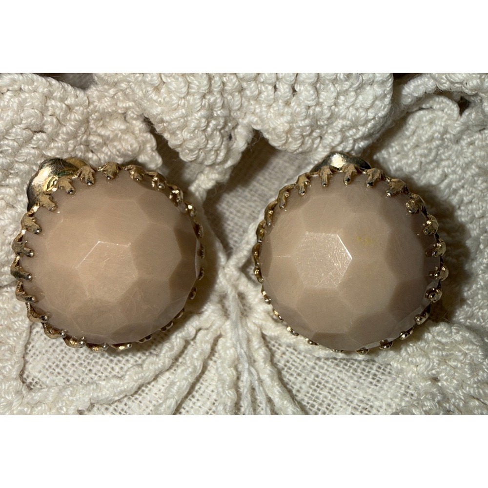 Vintage Hong Kong Beige Faceted Gold Tone Clip On Earrings